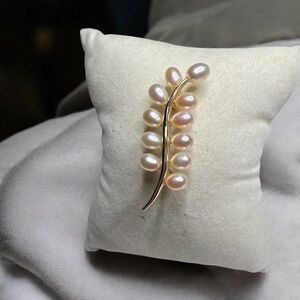 Vintage Estate 14K Yellow Gold Feather / Leaf Signed Brooch With Real Pearls